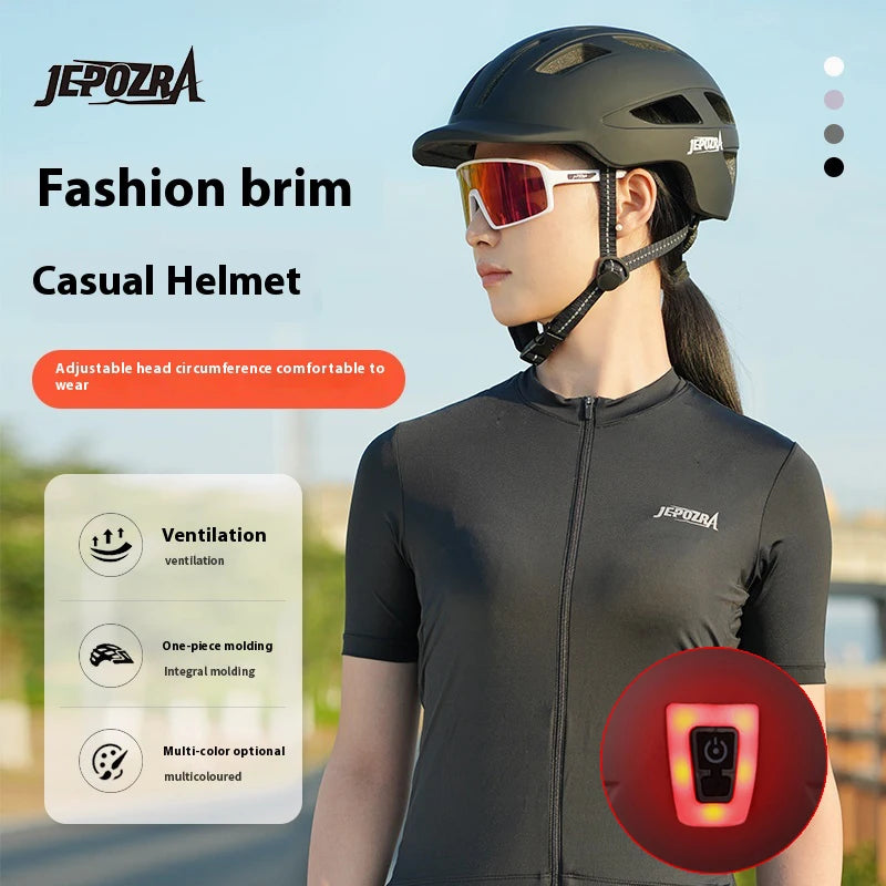 Casco unisex con luz trasera + mini bicera.